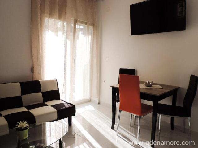 Family Apartman (2+2) σε Vila SOnja, ενοικιαζόμενα δωμάτια στο μέρος Perea, Greece